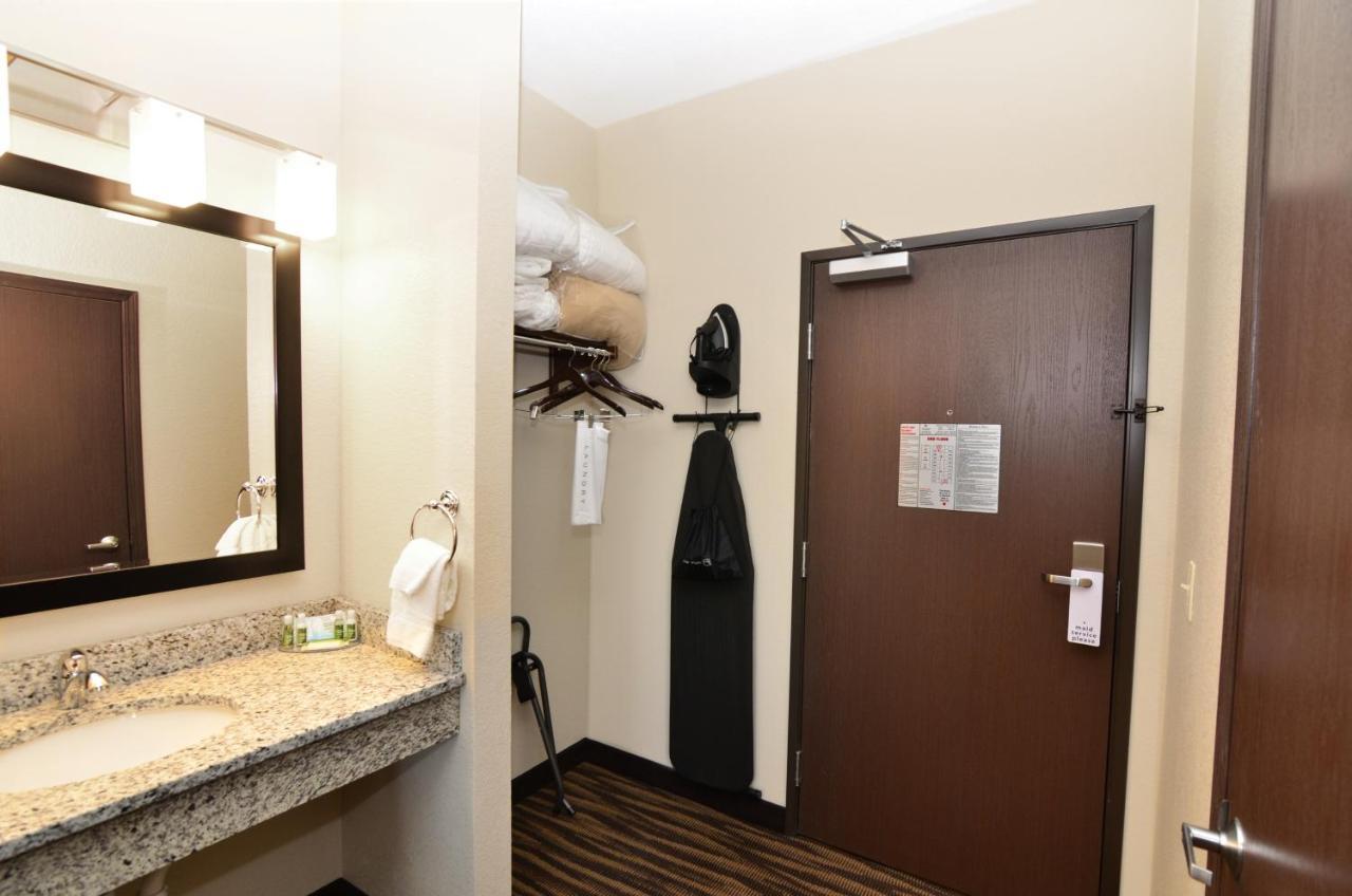 Cobblestone Inn & Suites - Manning Exterior foto