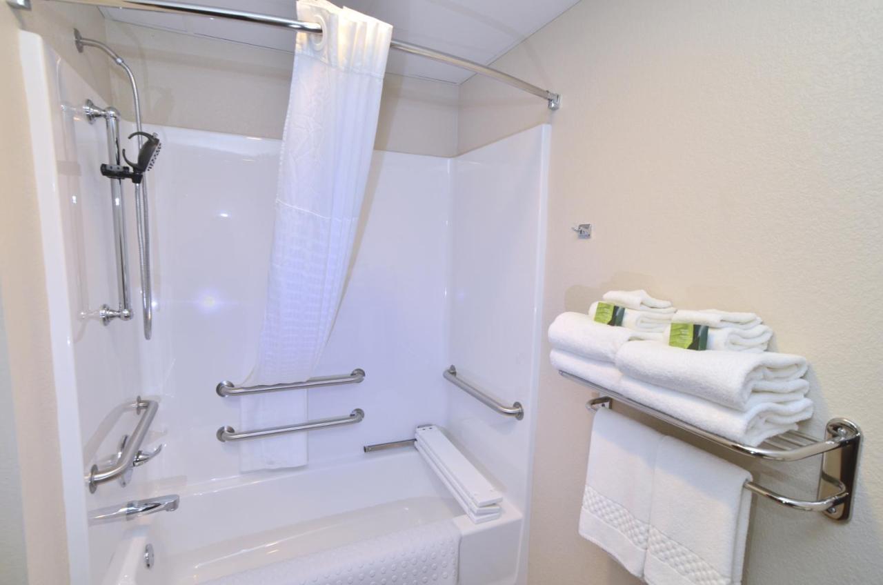 Cobblestone Inn & Suites - Manning Exterior foto