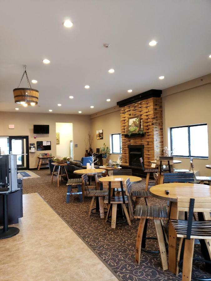 Cobblestone Inn & Suites - Manning Exterior foto